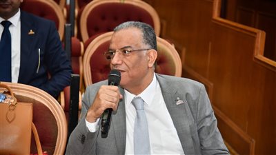 مسلم: الأهلي يعاني خللًا إداريًا.. وقطاع ناشئين الزمالك متفوق في إنتاج المواهب