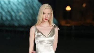 عندما تلتقي الموضة بالفن... ليلة Grand Dîner du Louvre تجمع نجوم باريس