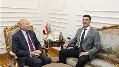 وزير الصناعة ومحافظ القاهرة يعقدان حواراً مفتوحًا مع مستثمري منطقة شق الثعبان