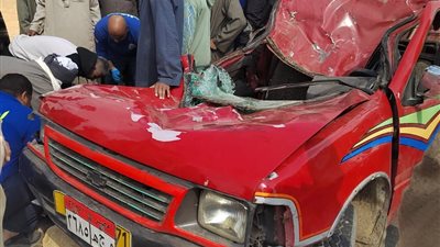 إصابة 20 ومصرع 3 بحادث تصادم سيارتين ربع نقل ببنى سويف 