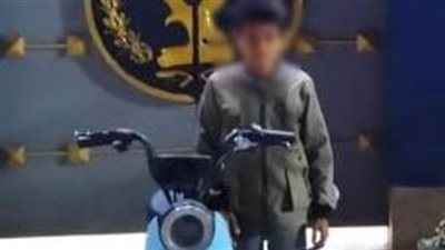 طفل 10 سنوات يقود دراجة كهربائية ويصدم طفلاً ببنى سويف.. والشرطة تتدخل