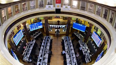 بمنتصف الجلسة.. مشتريات المستثمرين المصريين تدعم صعود مؤشرات البورصة