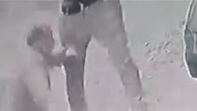 القبض على شاب تعدّى بعصا على مسن في المحلة أثناء عودته من صلاة الفجر