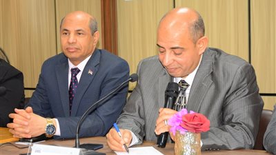 جامعة أسيوط تناقش تأثيرات التوتر الإيراني‑الأمريكي على الدولة والمواطن المصري 