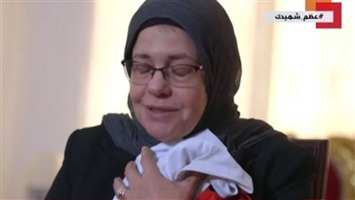 ابنه اتولد بعد استشهاده وسميناه على اسمه..كلمات مؤثرة من والدة البطل أحمد خالد