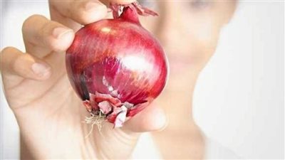 خطوات سهلة لعمل ماسك البصل لبشرة صحية ولامعة يوميا