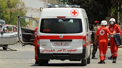 إصابة 2 مسعفين .. الصحة اللبنانية تدين القصف الإسرائيلي على الصليب الأحمر