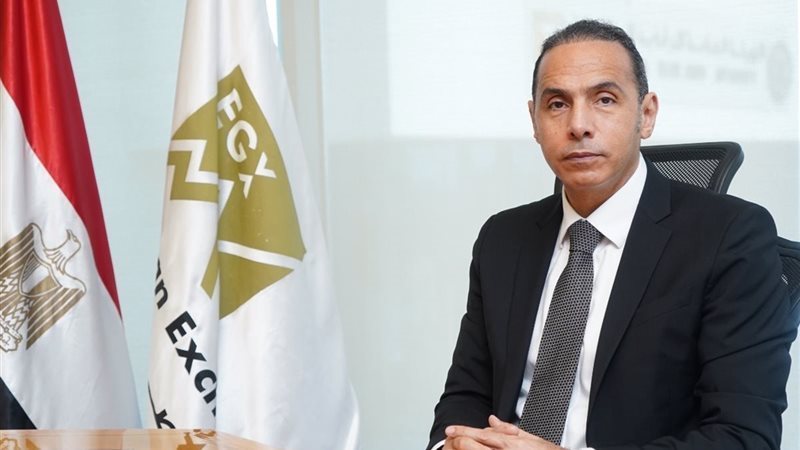 الدكتور إسلام عزام