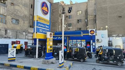 مع أول أيام زيادة البنزين.. جولة ميدانية لرئيس حي السيدة زينب بمحطات الوقود