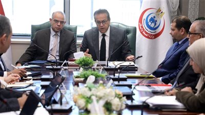 وزيرا الصحة والاستثمار يبحثان تعزيز الشراكة لتطوير منظومة التأمين الصحي الشامل
