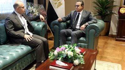 وزيرا الصحة والاستثمار يبحثان تعزيز الشراكة مع القطاع الخاص بالمنظومة