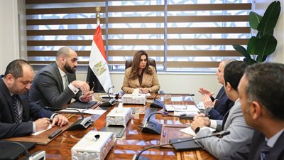 منال عوض تتابع جهود تطوير ورقمنة بعض الخدمات المقدمة للمواطنين بالمحافظات