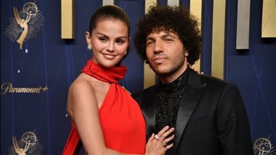 بعدما قبلت قدمه.. سيلينا جوميز ترد على منتقدي علاقتها بزوجها 