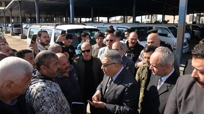 محافظ الدقهلية يتفقد الموقف الجديد بطلخا لمتابعة الالتزام بالتعريفة الجديدة