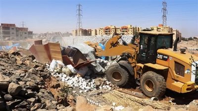 إزالة 7 حالات تعدى بمنطقة الإسكان المميز وتحويل المتعدين للنيابة العسكرية