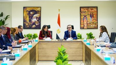 وزير التخطيط والإسكان يبحثان الخطة الاستثمارية لتعزيز التنمية العمرانية