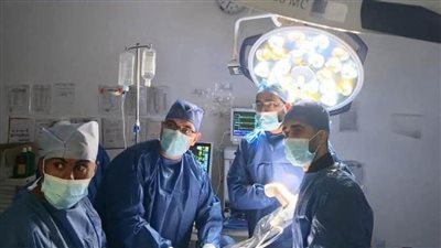 نجاح عملية دقيقة لاستئصال ورم ليفي كبير بالمنظار في مستشفى إيزيس الأقصر