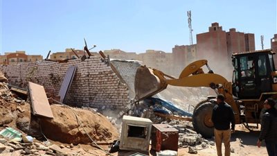 إزالة 7 حالات تعدّ بالإسكان المميز بأسوان وتحويل المتعدين للنيابة العسكرية