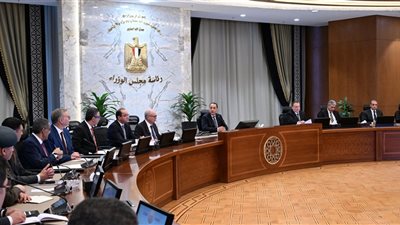 إجراءات للترشيد.. رئيس مجلس الوزراء يترأس اجتماع لجنة إدارة الأزمات المركزية