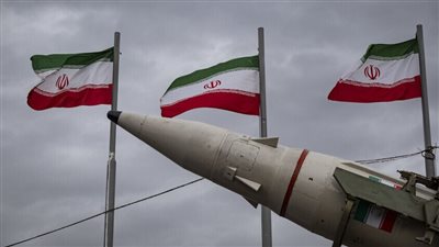 إيران تحذر: أي تهديد لموانئنا يجعل جميع موانئ المنطقة أهدافاً مشروعة لنا