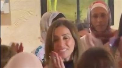 دينا الشربيني تحتفل مع أيتام 