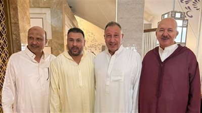 الخطيب بصحبة جمال الجارحي ونائب رئيس سموحة يؤدون مناسك العمرة