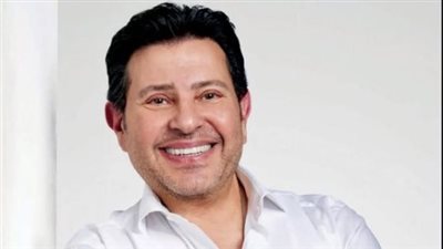 حقيقة وفاة هاني شاكر.. إعلامية تعدل «البوست»: سافر إلى فرنسا لاستكمال العلاج
