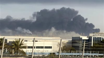 مقذوف يصيب سفينة حاويات قبالة جبل علي في الإمارات ويشعل حريق| تفاصيل