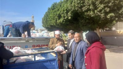 أوقاف السويس توزع طنين من المواد الغذائية لدعم الأسر الأولى بالرعاية