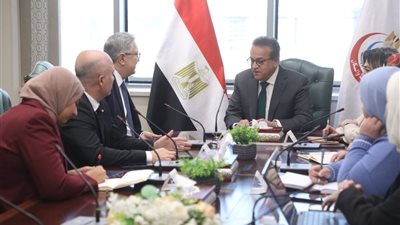 وزير الصحة يبحث مع شركة عبدي إبراهيم التركية فرص استثمار صناعة الأدوية بمصر
