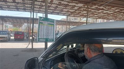 محافظ الشرقية يوجّه بوضع لوحات إرشادية بالتعريفة الجديدة داخل المواقف