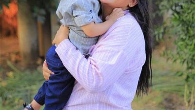 رحلت الأم وبقي الطفل ينتظر.. قصة جيسيكا التي بدأت بعلاج وانتهت بوداع مؤلم 