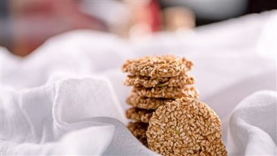 حلويات العيد .. تعلمي طريقة عمل البرازق السوري المقرمش 	