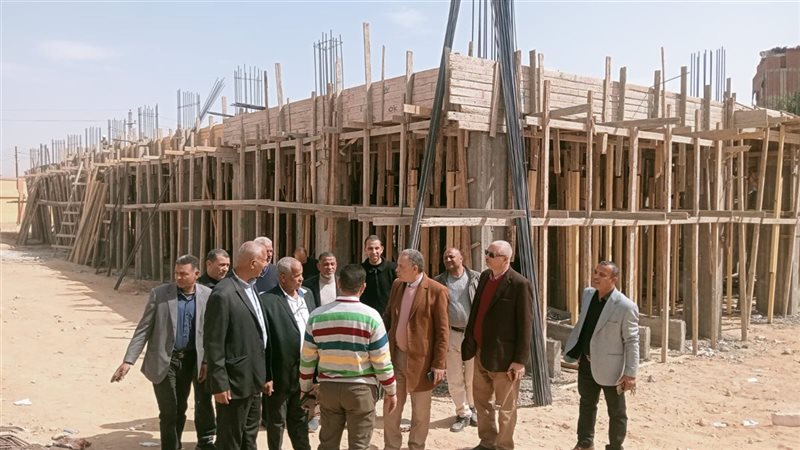 أثناء تفقد المدرسة