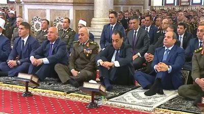 بمسجد المشير.. الرئيس السيسي يؤدي صلاة الجمعة الأخيرة في رمضان
