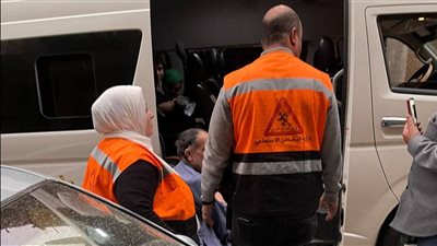 وزارة التضامن تنقل نزلاء دار مسنين مصر الجديدة بعد غلقها |صور