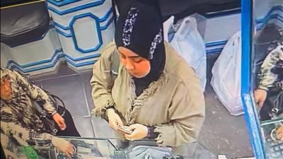 «45 سنة شقى راحت في دقائق».. حيلة أمام ماكينة ATM تسلب مسنا 210 آلاف جنيه 