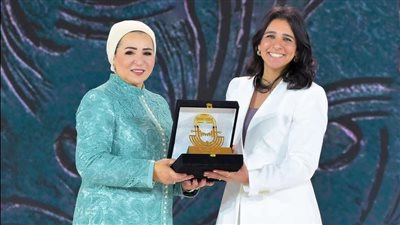 المجلس القومي للمرأة يحتفي بتكريم السيدة انتصار السيسي لسارة عزيز 