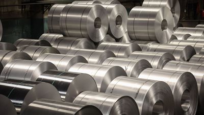 هندالكو الهندية توقف إنتاج الألمنيوم المبثوق بسبب التوترات مع إيران