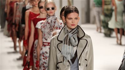 كارولينا هيريرا و CFDA يطلقان منحة 