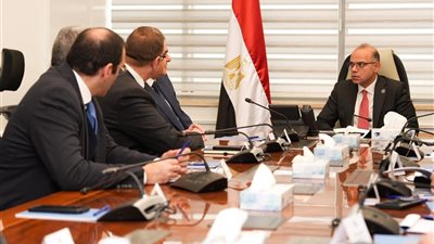 وزير الاستثمار يتابع إنشاء أول مصنع للسيانيد الصوديوم بالشرق الأوسط في مصر