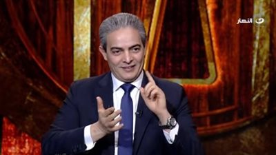 المذيع الألدغ ده ما يطلعش على التلفزيون.. نقيب الإعلاميين: شراء الهواء السبب