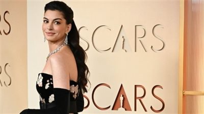 عودة ملكية بعد غياب 12 عاما ان هاثاواي تخطف الأنظار في الأوسكار