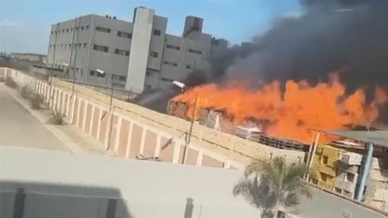 جانب من الحريق 
