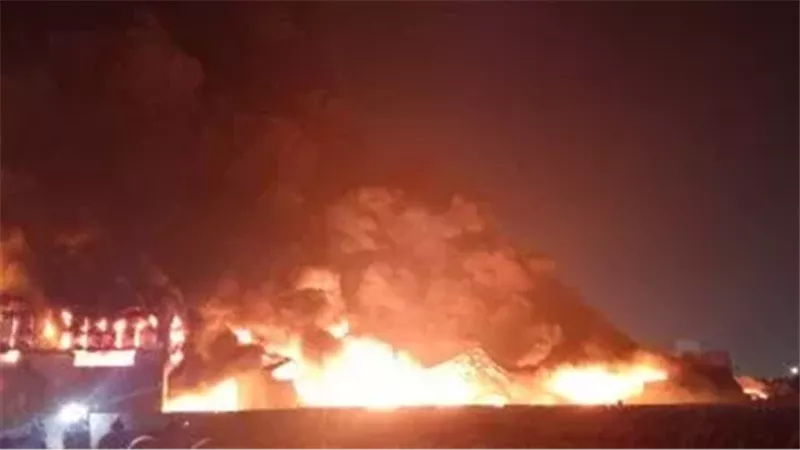 حريق مطار دبي