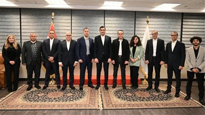 الشباب والرياضة واستادات تبحثان تعزيز التعاون في المشروعات الشبابية والرياضية