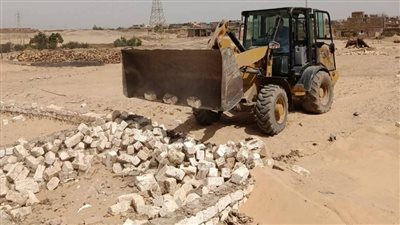 محافظ أسوان: تحويل 8 حالات للنيابة العسكرية لتعديهم على أراضى الدولة بالمحافظة