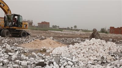 محافظ أسيوط: إزالة 14 حالة تعدّ على أراضٍ زراعية وأملاك دولة بـ4 مراكز