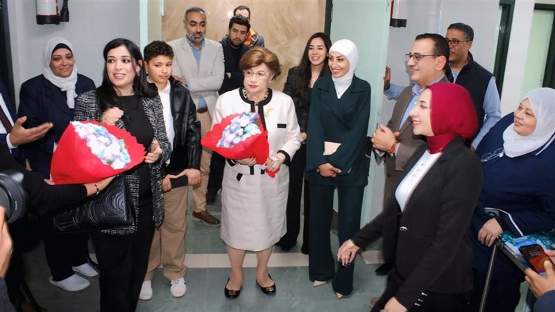 نوال الدجوي في الافتتاح