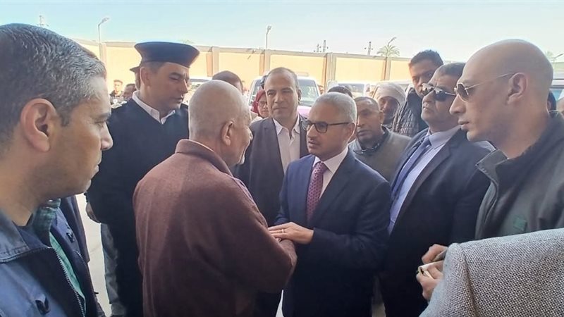 محافظ بنى سويف ومدير